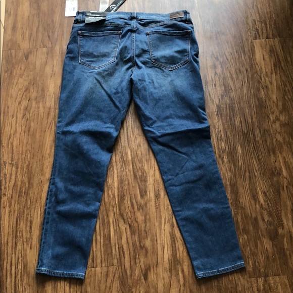 Jeans - new and never worn - Picture 2 of 6